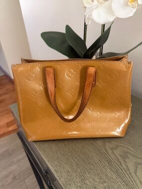 Louis Vuitton Patent Vernis Small Top-Handle Tote in Caramel and Tan